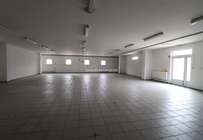 Komárom-Esztergom megye Oroszlány 4.3 HA telken 10.300nm raktár épületegyüttes eladó