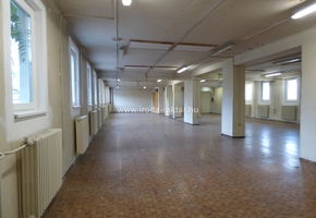 Budapest XIV. kerület Benkő utca raktár, műhely kiadó