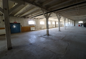 Budapest IV. kerület Újpest 4 szintes 3200nm szintterületű raktárépületben raktárak kiadók