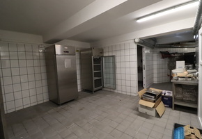 Pest megye Dunakeszi 996nm-es telken 909nm-es épület eladó