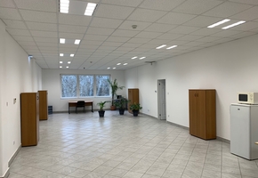 Pest megye Dunakeszi 888nm-es raktár valamint 100nm iroda kiadó