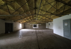 Komárom-Esztergom megye Oroszlány 4.3 HA telken 10.300nm raktár épületegyüttes eladó
