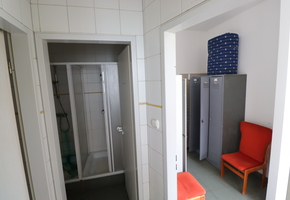 Pest megye Szentendre 600nm daruzott raktár 98nm iroda és szociális blokkal kiadó
