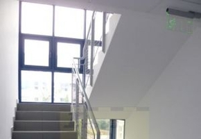 Pest megye Budaörs M1, M7 bevezető B kategóriás irodaházban iroda kiadó