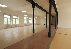 Budapest VIII. kerület Orczy úton, Nagyvárad térnél 252nm-es emeleti loft irodablokk kiadó