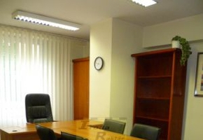 Budapest XIII. kerület Borbély utca B kategóriás irodaházban iroda kiadó