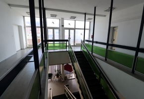 Komárom-Esztergom megye Tatabánya központi helyen B kategóriás irodaházban irodablokkok kiadók